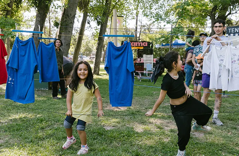 El festival creció significativamente, duplicando su asistencia de la 1ª a la 2ª edición, reflejando cómo esta comunidad temporal sigue expandiéndose y fortaleciendo sus lazos.